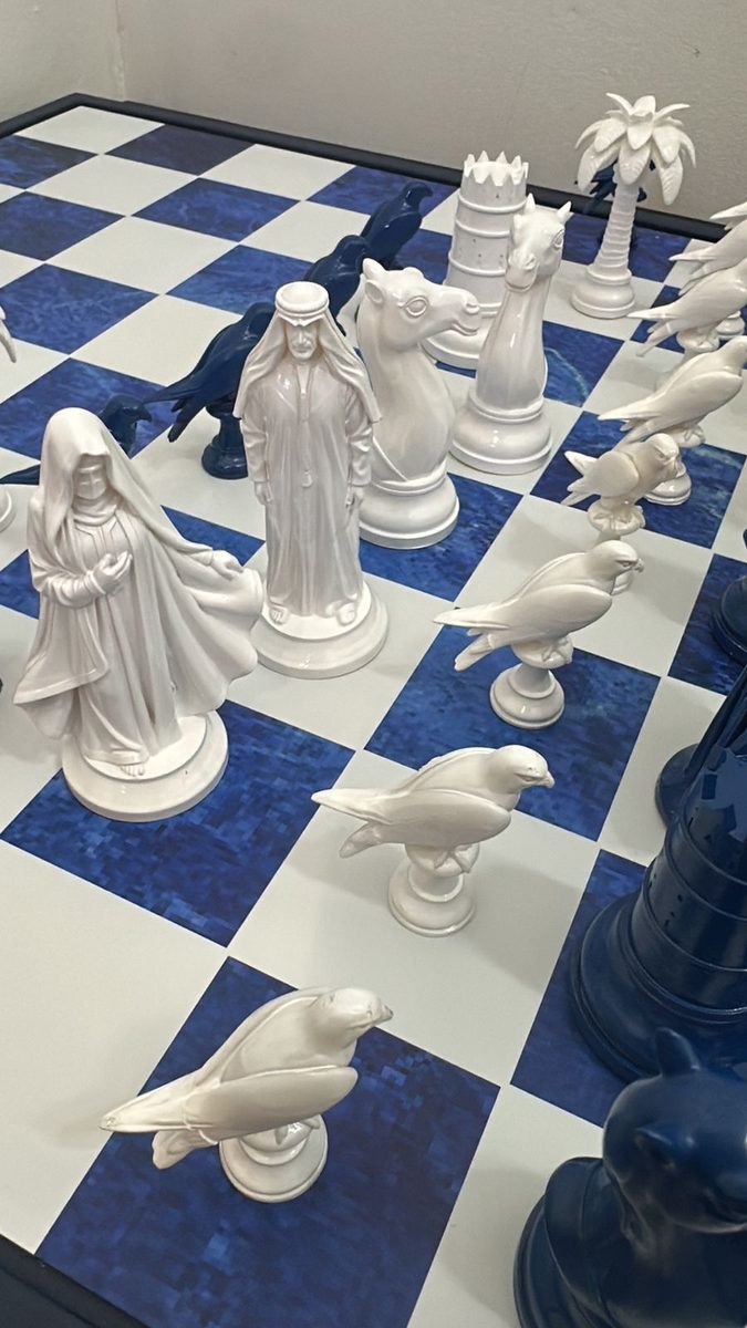 Custom Arabic theme resin chess set near me Blue and white Emirates